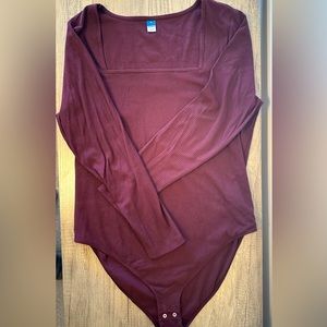 LIKE NEW Old Navy 2x Maroon Square Neck Long Sleeve Ribbed Bodysuit